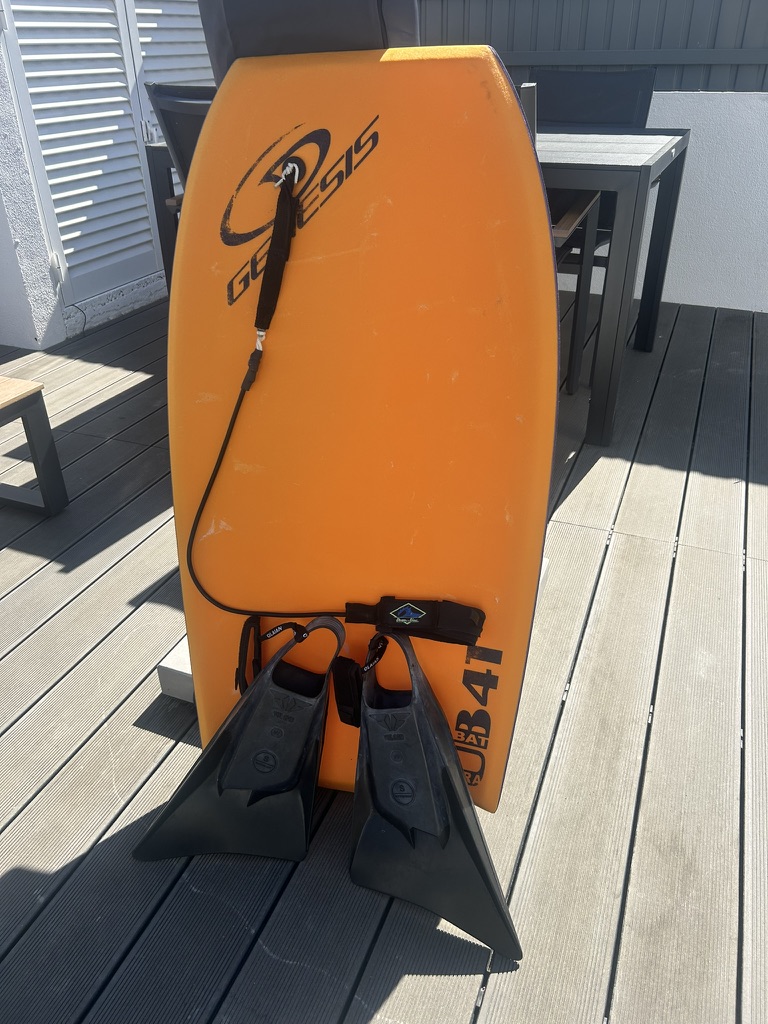 Bodyboard with leash, fins, wax and backpack provided at the villa