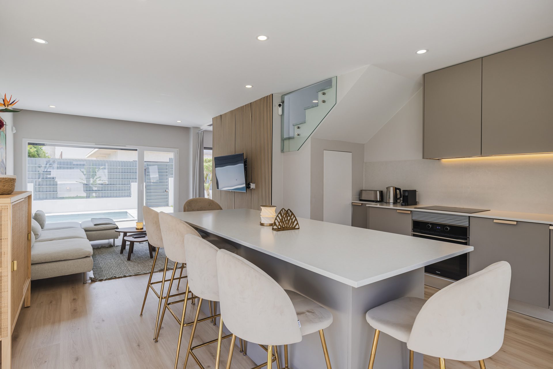 Fully equipped kitchen with appliances